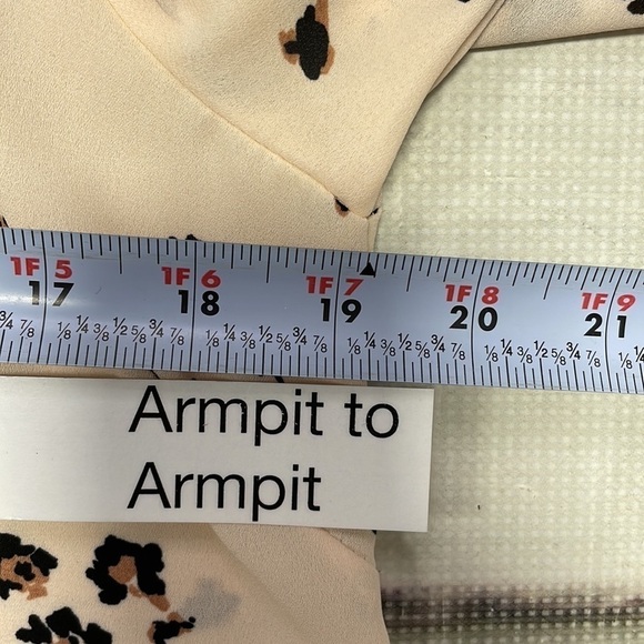 Anthropologie Tina Jo Top Blouse Pink Cheetah Leopard Flare Sleeve Size Small - Picture 9 of 10